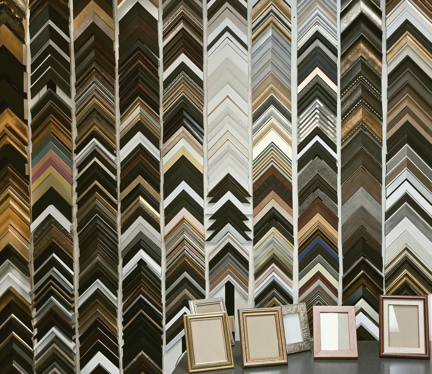 le mur de moulures
